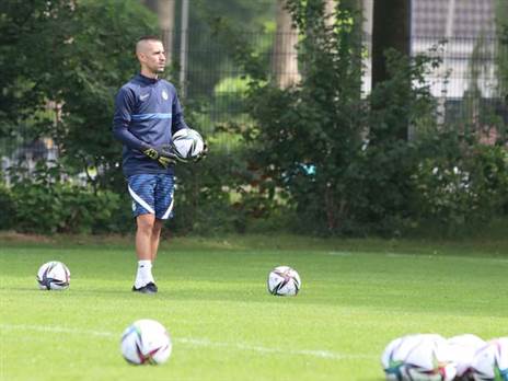 יפתיע גם את האקסית? (האתר הרשמי של מכבי חיפה)