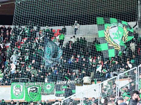 האוהדים הירוקים בפראג. יורשו לחגוג גם ברוטרדם? (האתר הרשמי של מכבי חיפה)