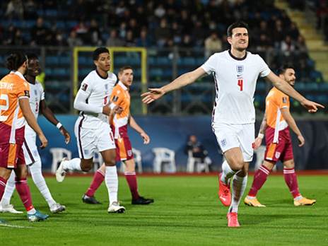 הארי מגוויר חוגג. שער טיפוסי (Getty)