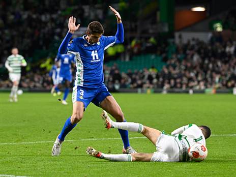 ליאל עבדה. בישול וסחיטת פנדל נגד בטיס (GETTY)