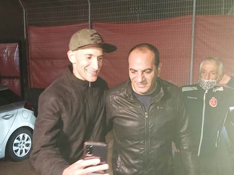 "שמח להיות פה". התמונה הראשונה של רפואה כמאמן הפועל