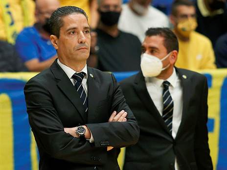 יאניס ספרופולוס. הקבוצה שלו חייבת לצאת מהתקופה הרעה (אלן שיבר)