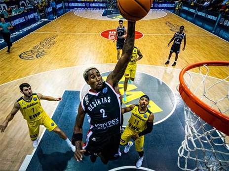 ג'פרסון. החתמה נוצצת (FIBA)