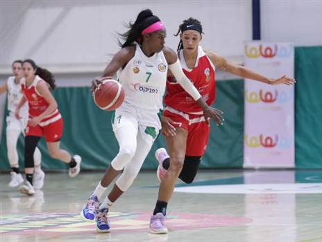 מנקודות האור היחידות בחיפה. מוסבי (באדיבות מנהלת ליגת העל לנשים בכדורסל)