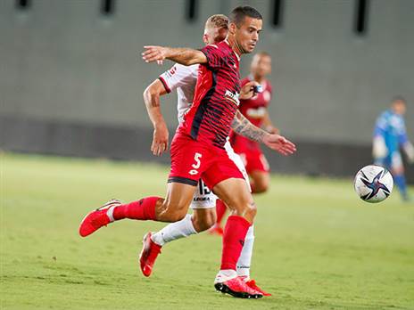 חוזר למרכז ההגנה. עידו לוי (צילום: אלן שיבר)