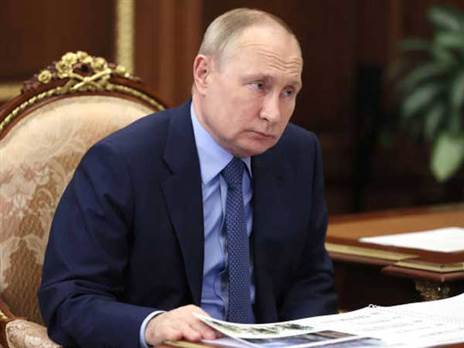 המהלך שלו יגיע גם לכדורגל הישראלי? פוטין (GETTY)