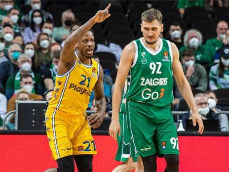 נאנלי. מחזיק את ההתקפה של מכבי (אלעד גולדשטיין, מכבי תל אביב)