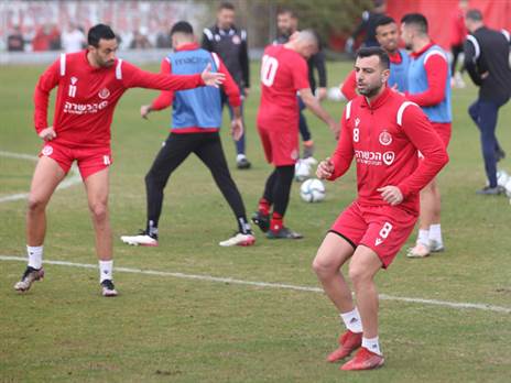 שלומי אזולאי. המפגן של הקהל יעזור לשחקני הפועל ת"א? (אודי ציטיאט)