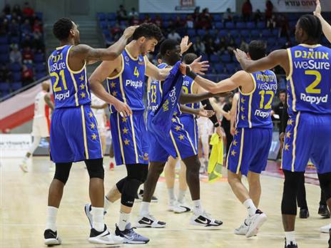 "מכבי אימפריה" (לירון מולדובן)