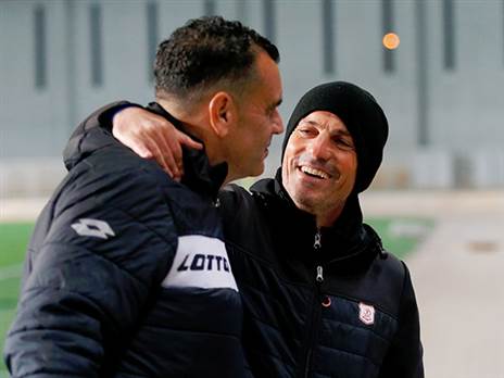 בדרך לתחנה חדשה. קורצקי (אלן שיבר)