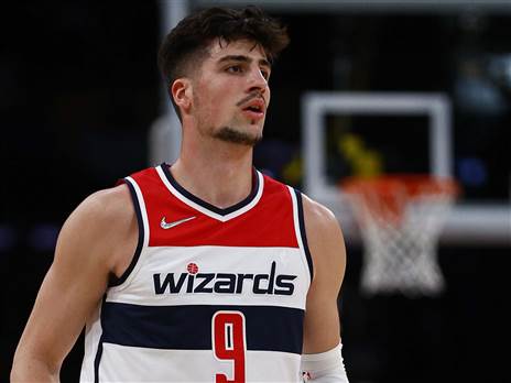 מזכיר את המספרים של אדבאיו בתחילת דרכו (Getty)