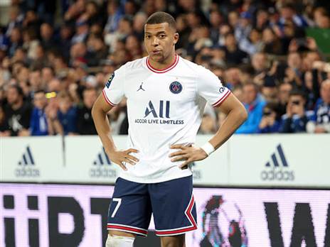 ממשיכים להמתין להודעה על עתידו (GETTY)