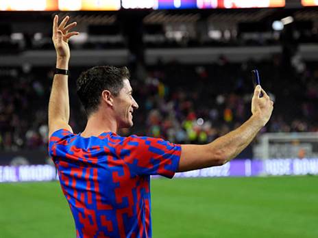 לבנדובסקי. לא זול (Kevork Djansezian/Getty Images)