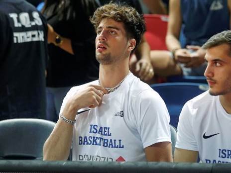 אבדיה צופה מהצד (אלן שיבר)