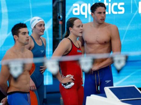 גורבנקו עם רביעיית השליחים (קרדיט: סימונה קסטרווילארי, איגוד השחייה)