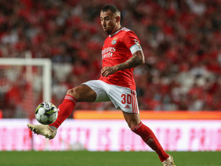 צפוי לפתוח בהגנה. אוטמנדי (Carlos Rodrigues/Getty Images)