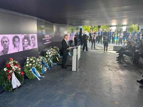 טרופר. נאום מרגש