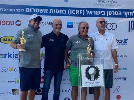 ראובן אבלגון וחיים בן הרוש, זוכי ליגת הכסף ומנכ"ל מועדון הגולף ליאור פריטי (באדיבות הקרן לחקר הסרטן ICRF)