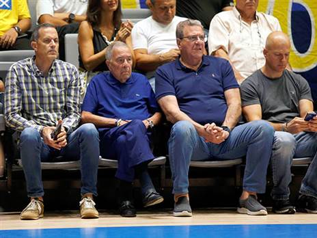 ההנהלה הגיעה לצפות בחדרה (אלן שיבר)