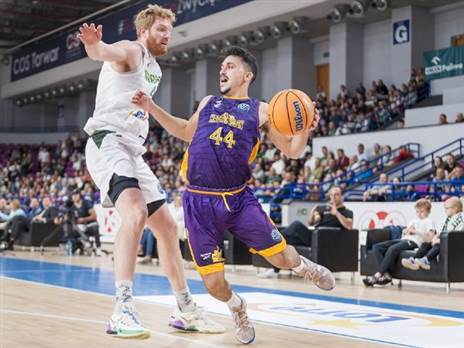 משגב. קרב מלהיב בוורשה (FIBA)