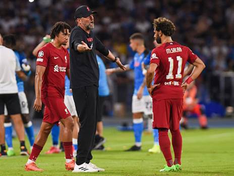 כרגע קלופ מתכנן להשאיר אותו באגף (Franco Romano/NurPhoto via Getty)