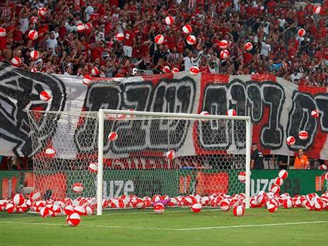 אוהדי הפועל ת"א נגד סכנין (צילום: אלן שיבר)