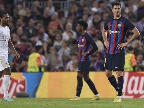 שחקני ברצלונה. העונה בליגה ממשיכה (Adria Puig/Anadolu Agency via Getty Images)