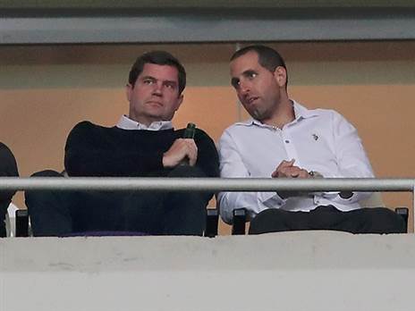 הבעלים המיוחד לצד לירן מוכתר (אלן שיבר)