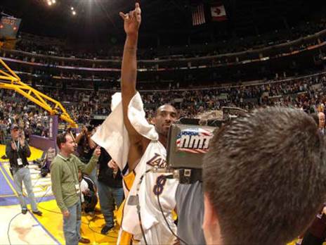 הופעת השיא של ה"בלאק ממבה" (Photo by Noah Graham/NBAE via Getty Images)