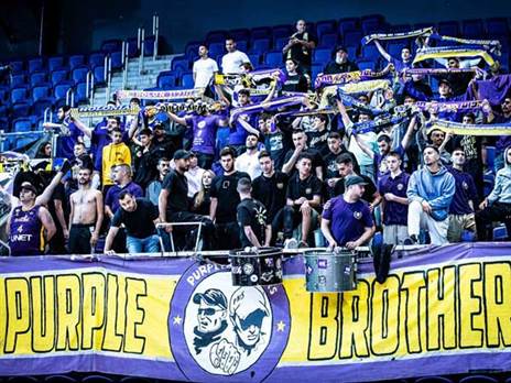 נהנו הערב. אוהדי חולון (פיב"א)