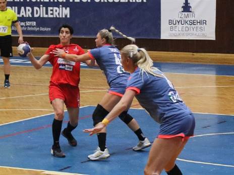 פתיחה מאכזבת לארזים (קרדיט: צילומים באדיבות IZMIR BBSK)