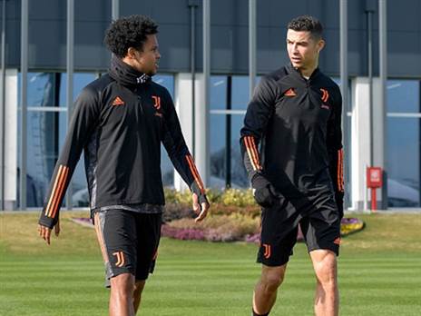 "הרגליים שלי שוות מיליארד יורו". רונאלדו ומקני ביובנטוס (Getty)