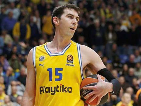 שחקני מכבי יעדרו. כהן (אלן שיבר)