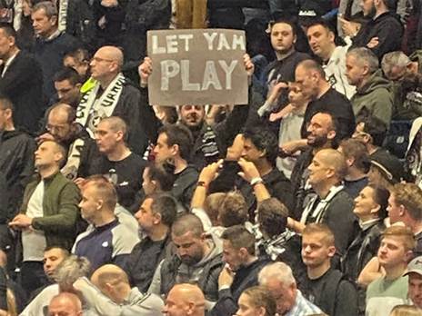 "תנו לים לשחק"