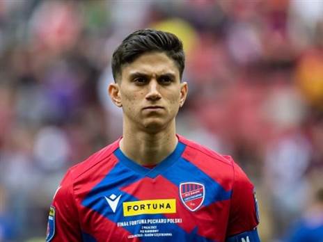 כמו אולר במרכז המגרש (Mikolaj Barbanell/SOPA Images/LightRocket via Getty Images)