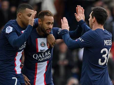 מסי עם ניימאר ואמבפה. סופו של הטריו מתקרב? (GETTY)