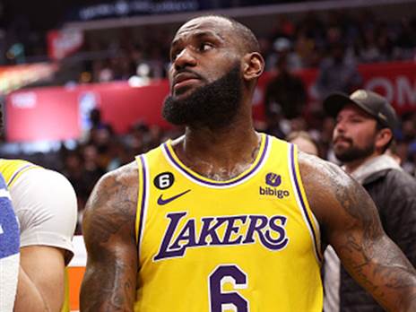 הדרך אל הפלייאוף רצופת מכשולים. לברון (Getty)