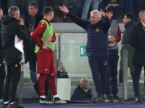 מוריניו. אם תהיתם למה השיער שלו לבן (Getty)