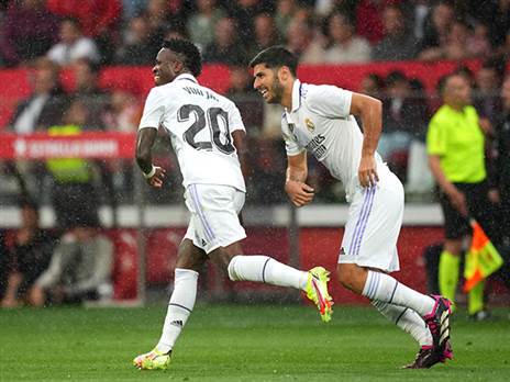 ובהתקפה, ויניסיוס היה היחיד שתפקד בהעדר בנזמה (Alex Caparros/Getty Images)