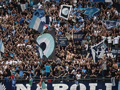 נאפולי רוצה לחגוג הערב