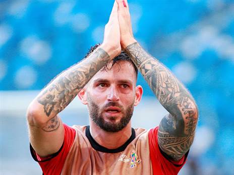 ונפרד מהקהל שמחא לו כפיים (צילום: קובי אליהו)