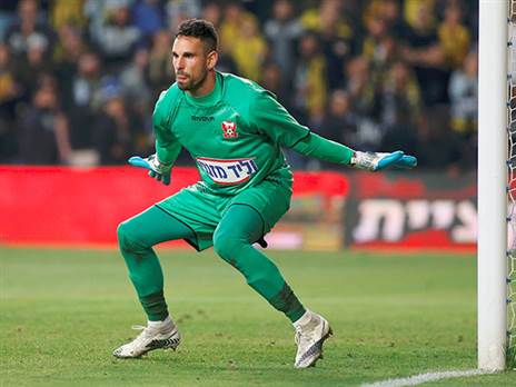 ריינה והפועל חיפה עוקבות. גד עמוס (צילום: אלן שיבר)