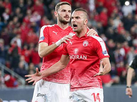 "רוצה לשחק ולהשפיע". שהר במדי הפועל ב"ש (צילום: דני מרון)