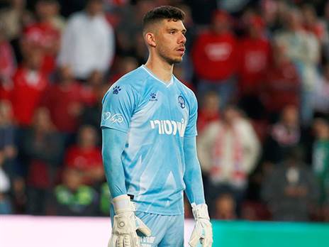 "נראה טוב". גלזר (אלן שיבר)