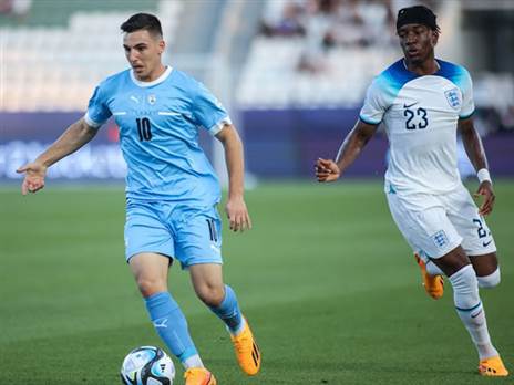 אוסקר גלוך מול אנגליה. הנבחרת תעשה עוד היסטוריה? (אסי קיפר, ההתאחדות לכדורגל)