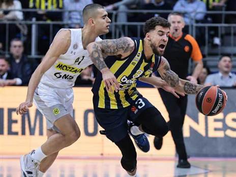 ים מדר מול סקוטי ווילבקין. בעונה הבאה הם ישחקו יחדיו (GETTY)