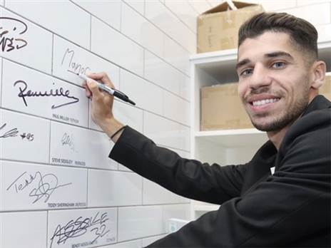 "טוטנהאם הולכת על כיוון אחר" (עמוד הטוויטר של טוטנהאם)