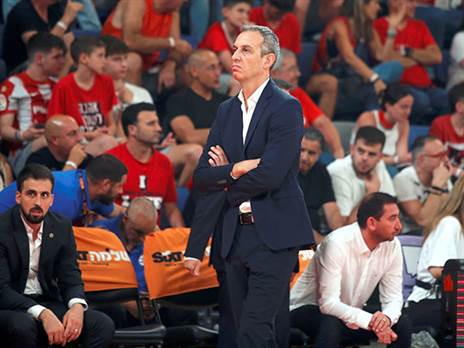 בונה את הסגל (אלן שיבר)