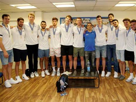 "גאווה עצומה" (אלן שיבר)