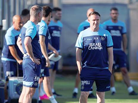 מאמן שוערים זר ימונה במקום סטאק בימים הקרובים (צילום: אלן שיבר)